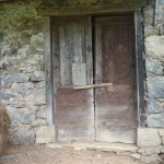 Grange foraine. détail de la porte